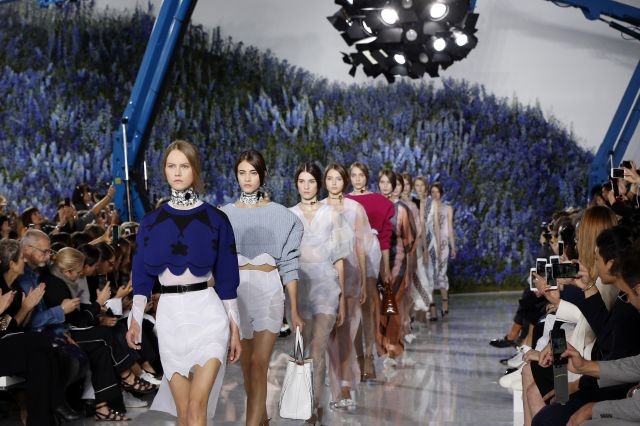 Big fashion companies lag behind on green targets
